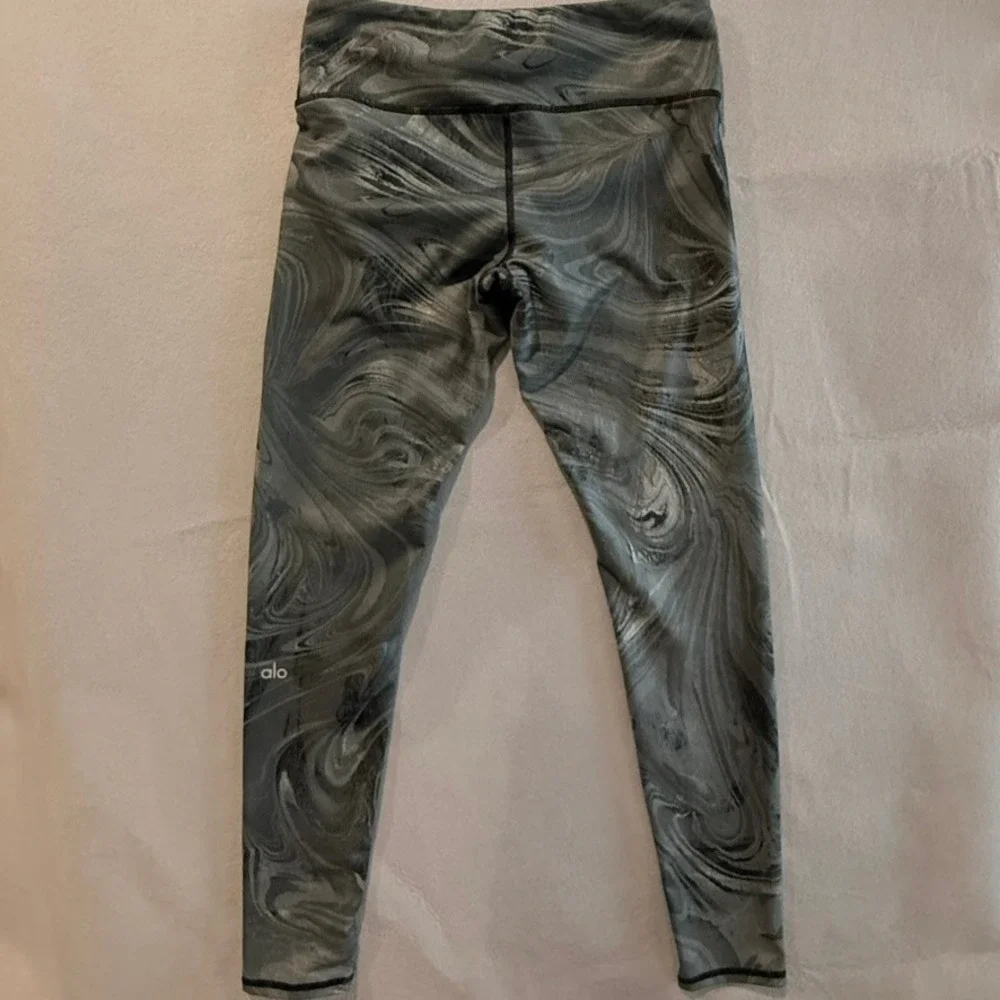 Alo Yoga Women Sz S Airbrush Full Length Legging Marble Gray